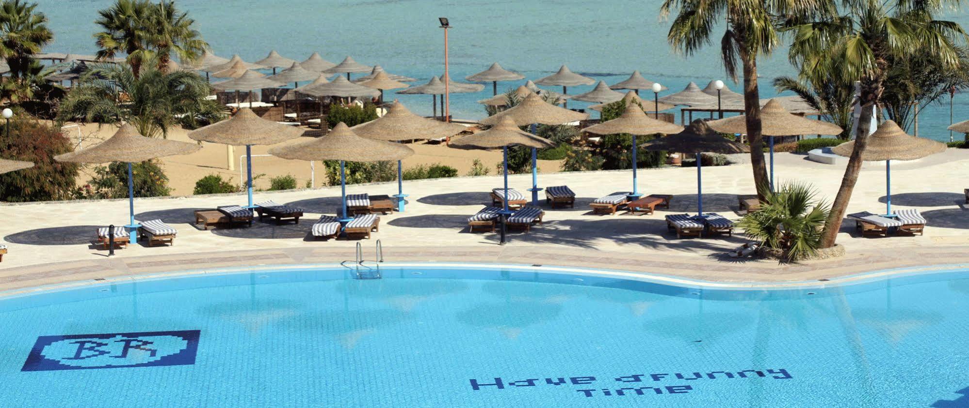 Blue Reef Red Sea Resort Marsa Alam Exterior foto